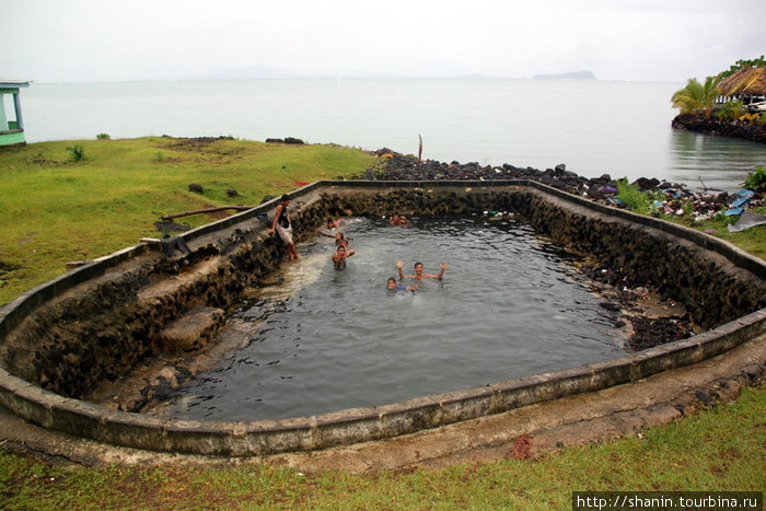 Бассейн у берега моря Остров Савайи, Самоа