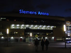 Сименс Арена — главный концертный и баскетбольный зал Вильнюса. На баскетболе, кстати, помешана вся Литва.