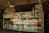Аптеки в Котонге выглядят примерно вот так