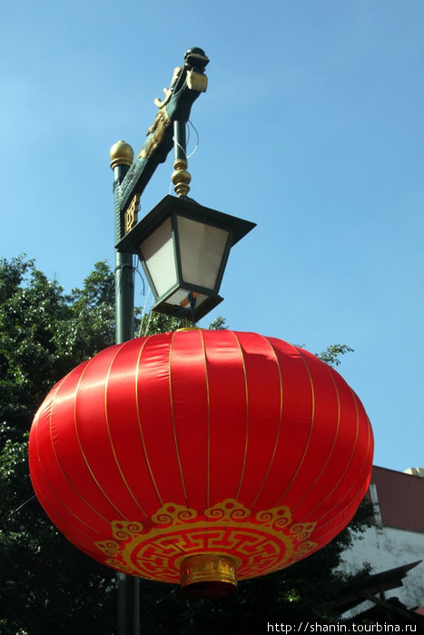 Большой китайский фонарь Куала-Лумпур, Малайзия
