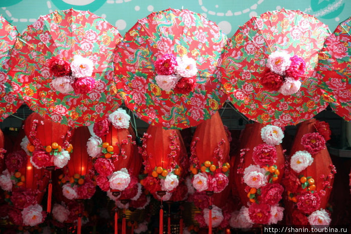 Красочные зонтики Куала-Лумпур, Малайзия