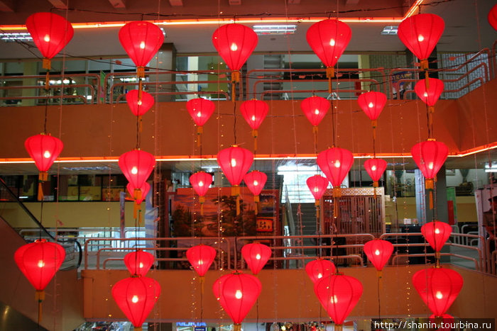 Красные фонарики Куала-Лумпур, Малайзия