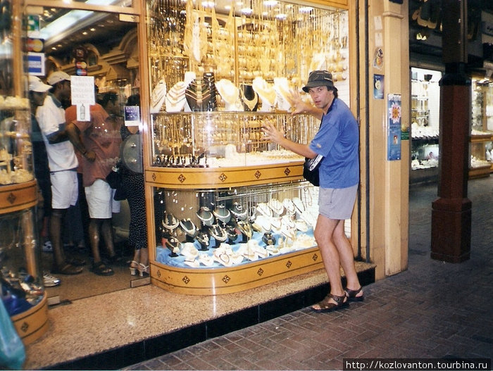 Голден сук — золотой рынок Дубая. Дубай, ОАЭ
