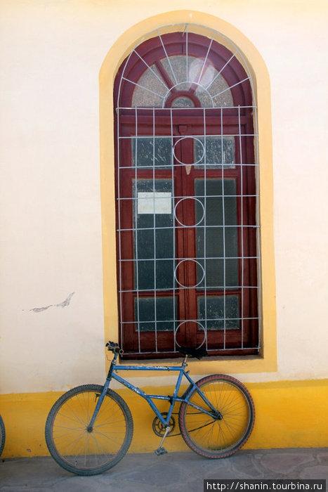 Велосипед у окна Провинция Хухуй, Аргентина