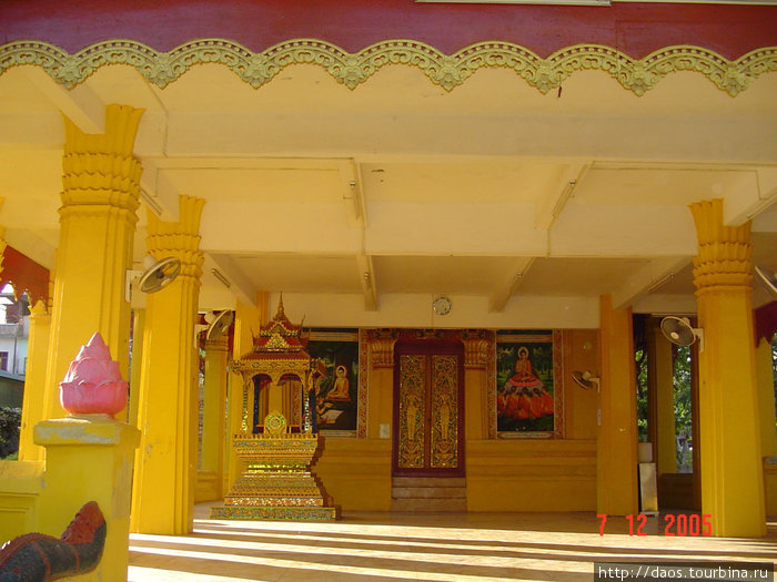 Пришкольный храм Ват Михай Вьентьян, Лаос