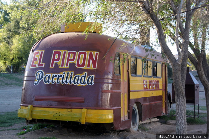 Старый автобус — закусочная Ла-Киака, Аргентина