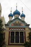 Русская православная церковь находится примерно на полпути между центром города и старым портом
