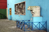 Выставка произведений искусства на улице в районе старого порта — Ла Барка