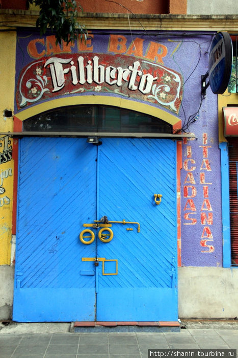 Дверь бара Буэнос-Айрес, Аргентина