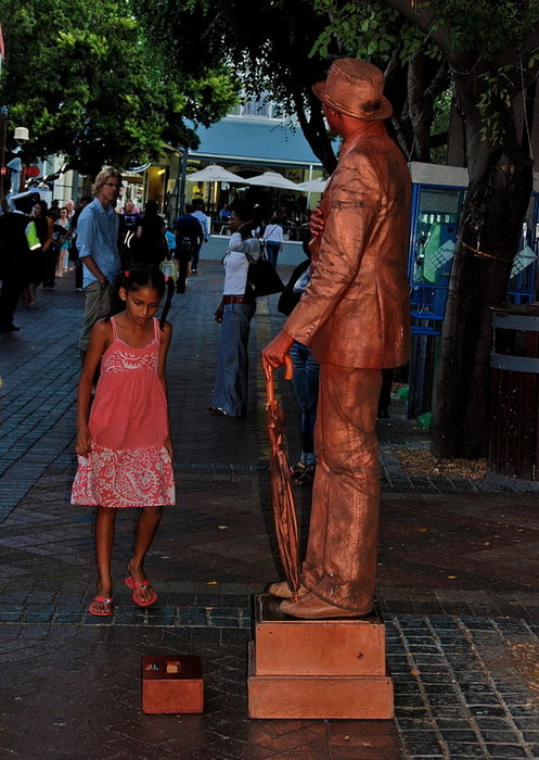 почти одна цветовая гамма, наверное, дочка смотрит, сколько папа сегодня заработал :) Кейптаун, ЮАР