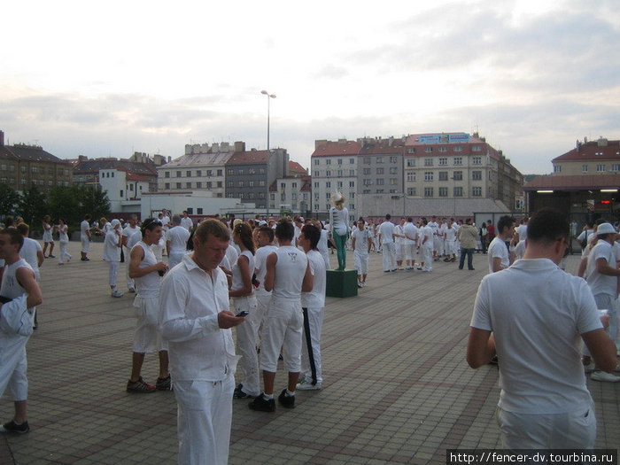 Так выглядит площадь перед началом фестиваля Прага, Чехия