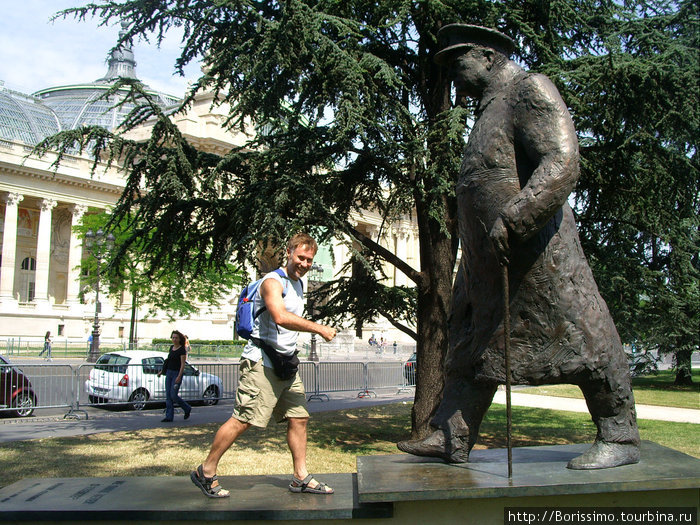 Памятник Черчилю (мы почему-то движемся встречными курсами :-). Париж, Франция