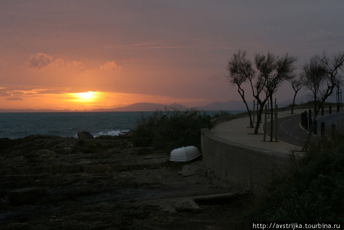 Закат в Пальме Пальма-де-Майорка, остров Майорка, Испания