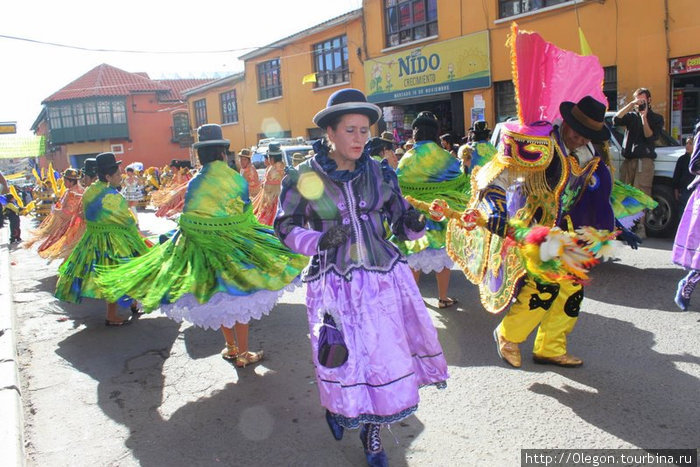 Пять часов непрерывного танца, участникам Карнавала не позавидуешь, но самое главное- им это нравится! Потоси, Боливия