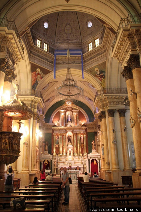 В католическом соборе Сан-Сальвадор-де-Хухуй, Аргентина