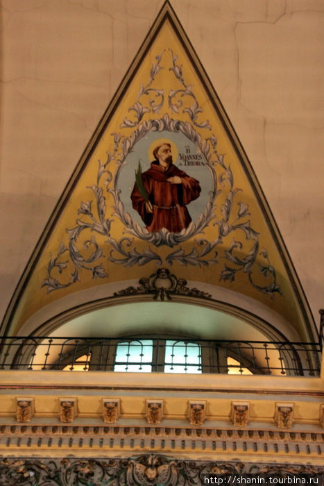 Окно под куполом собора Сан-Сальвадор-де-Хухуй, Аргентина