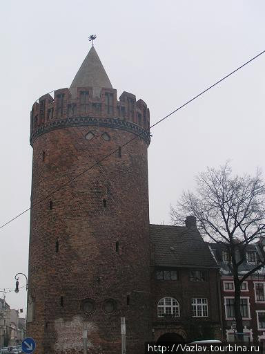 Башня во всей красе Бранденбург, Германия