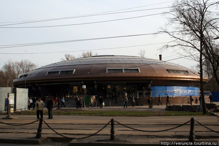 Новенькая Горьковская, открытая после ремонта. Санкт-Петербург, Россия