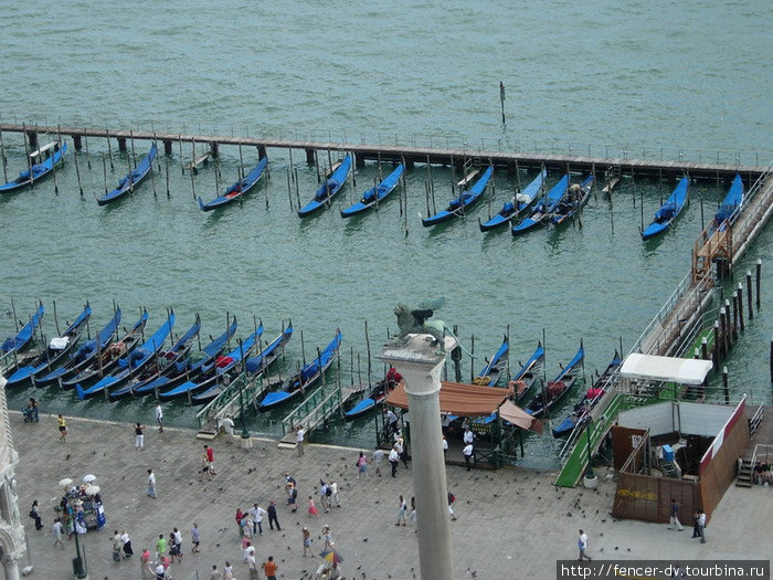 Знаменитые венецианские гондолы Венеция, Италия