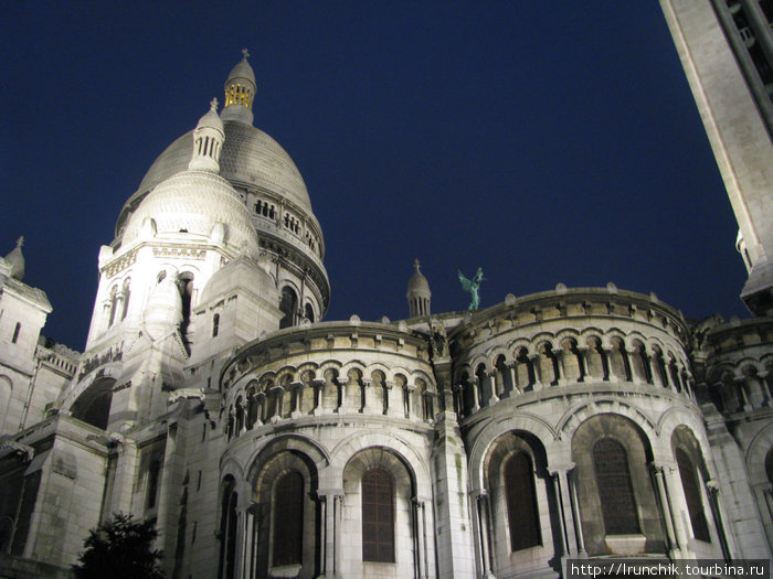 Танюшка, отвезла нас к  Эйфелевой башне и Собору Святого сердца... Дай Бог ей здоровья Париж, Франция