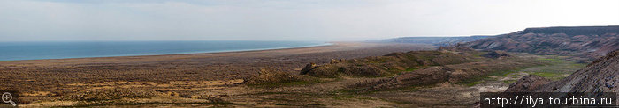 Через 450 км мы добрались до места ночевки — берега Аральского моря. Нукус, Узбекистан
