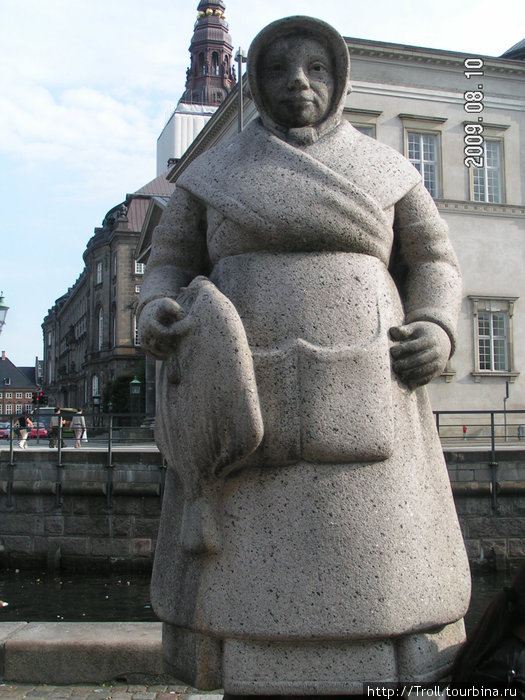 Памятник торговке рыбой Копенгаген, Дания