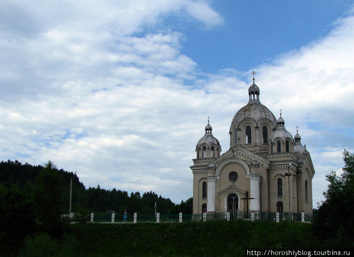 Церковь в курортном поселке Сходница. Украина