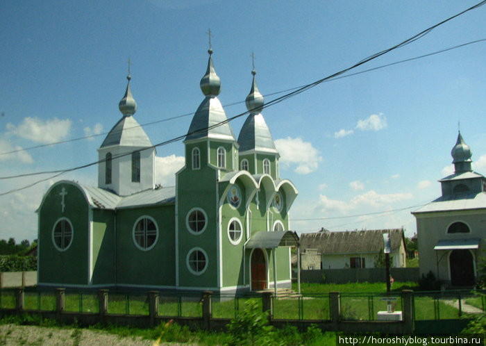 Церковь недалеко от венгерской границы. Украина