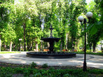 Этот парк — один из старейших и живописнейших парков Киева.