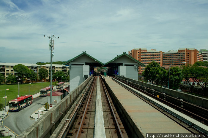 Подъезжаем к станции. Куала-Лумпур, Малайзия