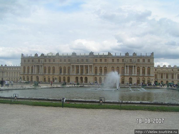 Вид на дворец Версаль, Франция