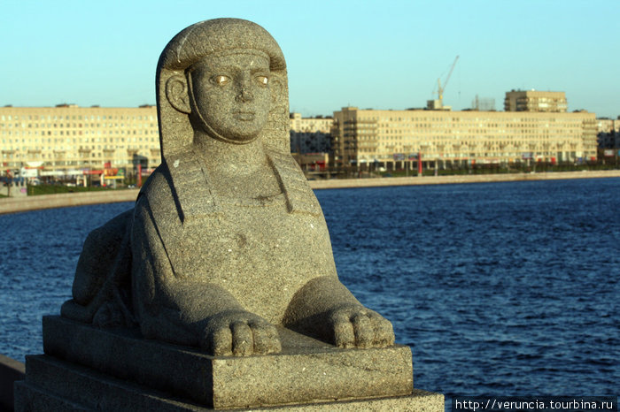 Говорят, эта пристань помнит саму императрицу Екатерину. Санкт-Петербург, Россия