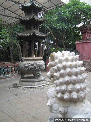 Пагода Нефритового императора Хошимин, Вьетнам