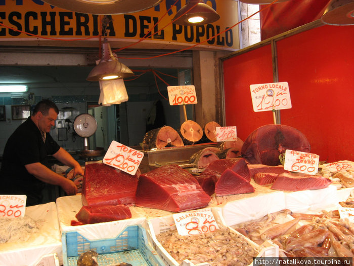 рыбный рынок Сиракуза, Италия