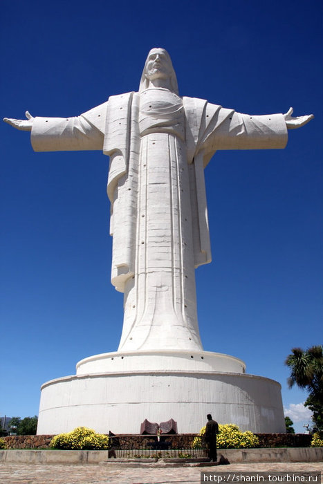 Статуя Христа — в полный рост Кочабамба, Боливия