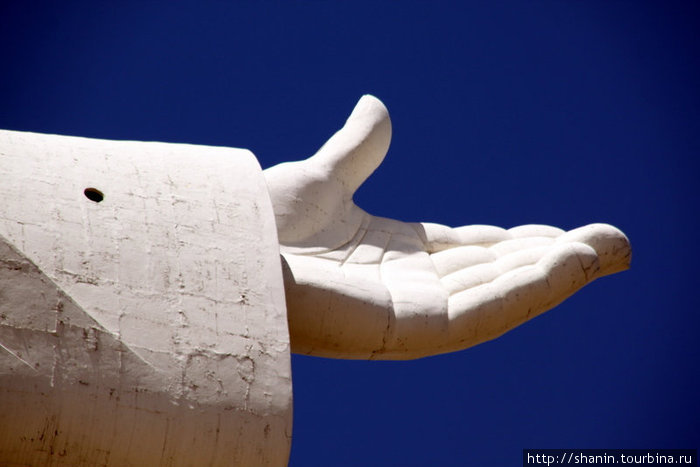 Рука с дырой — для воздуха Кочабамба, Боливия
