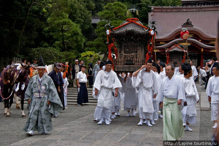 Храмовый праздник в Цуругаока Хатиман-гу Камакура, Япония