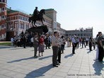 Памятник князю И. А. Оболенскому-Ноготкову — первому воеводе города — на одноименной площади.