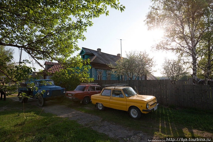 Участки по 4 сотки давали жителям небольшого городка, для многих из них это единственный способ выжить — работы в таких городах нет. Владимирская область, Россия