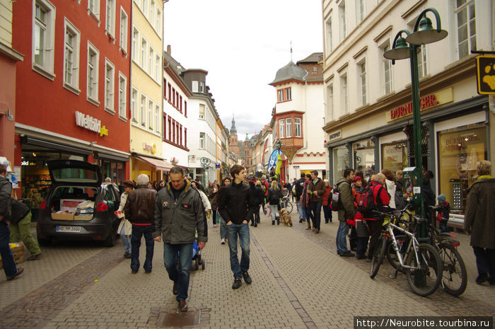 Жизнь главной улицы города (Hauptstrasse) - I Гейдельберг, Германия