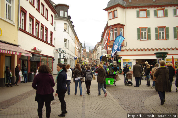 Жизнь главной улицы города (Hauptstrasse) - I Гейдельберг, Германия