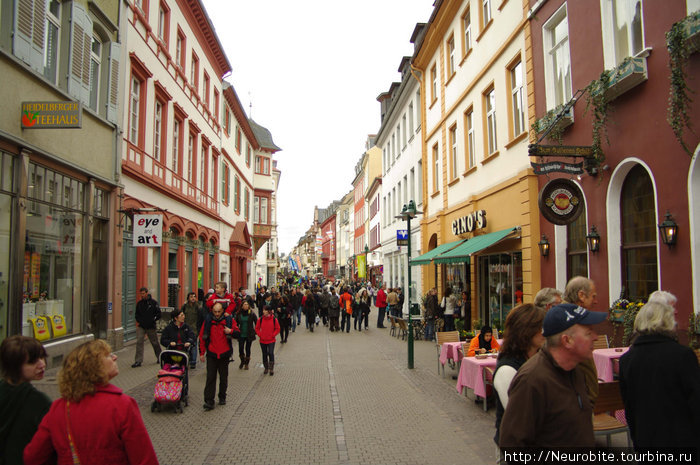 Жизнь главной улицы города (Hauptstrasse) - II Гейдельберг, Германия