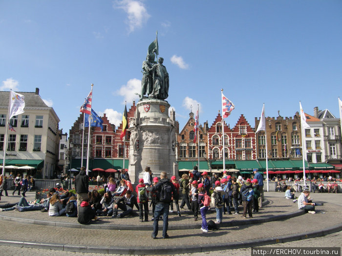Гроте Маркт (Рыночная площадь) - центр Брюгге Брюгге, Бельгия
