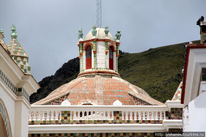 Базилика Богоматери Копакабанской Копакабана, Боливия