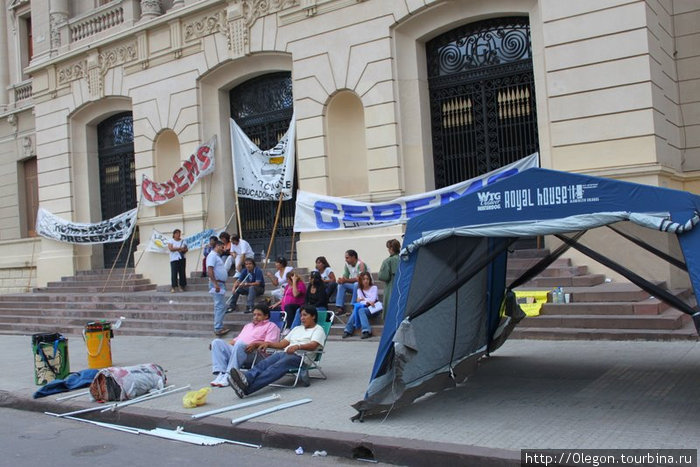 Акции протестов и забастовки- привычное дело в южной Америке Сан-Сальвадор-де-Хухуй, Аргентина