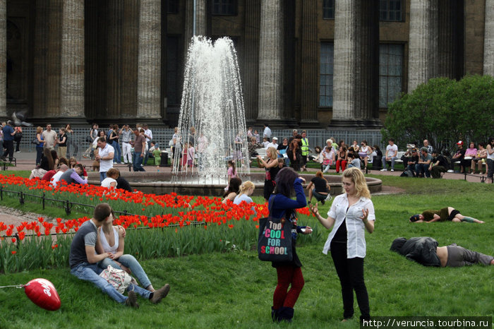 А за окошком месяц май Санкт-Петербург, Россия