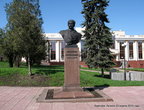 Памятник герою Гражданской войны А. Я. Пархоменко