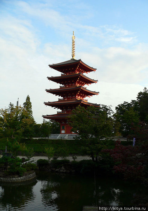 Пагода храма Нариайдзи Миядзу, Япония