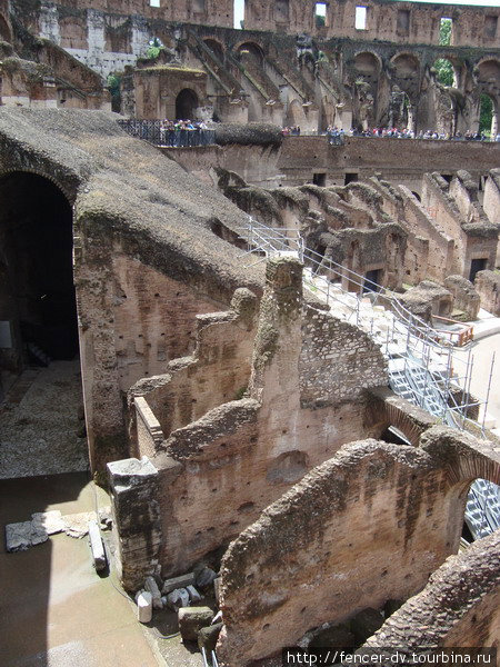 Гуляя по Колизею Рим, Италия