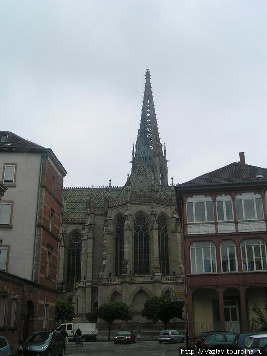 Легко заметить, что храм доминирует над городом Шпайер, Германия